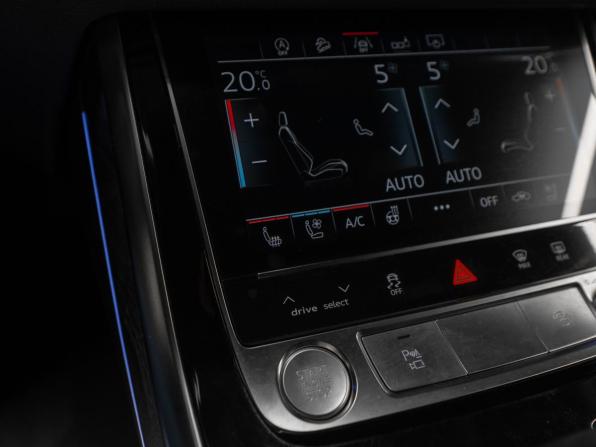 Audi Q8 I (4M) с пробегом 2018 года, цена 5 250 000 рублей, 187093 км, внедорожник, Автокод Объявления