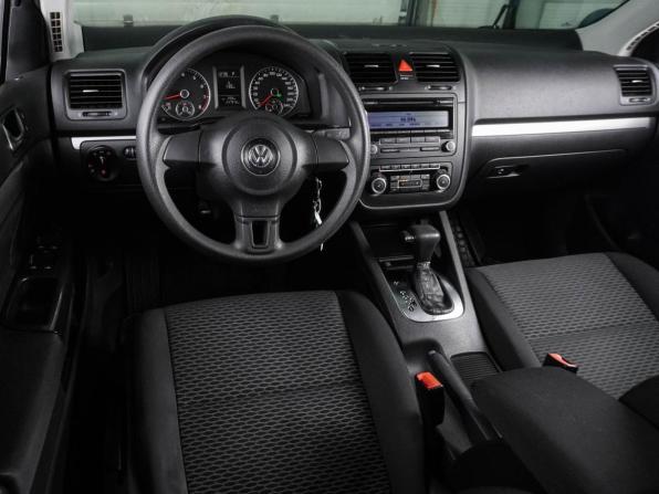 Volkswagen Jetta V с пробегом 2010 года, цена 599 000 рублей, 247972 км, седан, Автокод Объявления