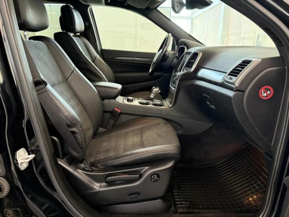 Jeep Grand Cherokee IV (WK2) Рестайлинг с пробегом 2018 года, цена 2 690 000 рублей, 200869 км, внедорожник, Автокод Объявления