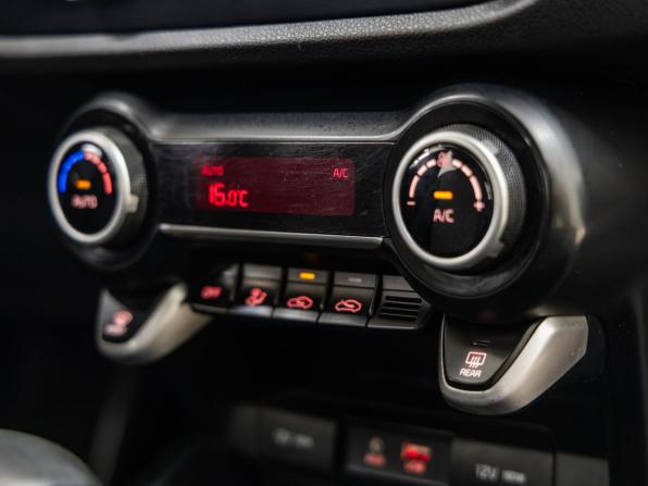 Kia Rio IV с пробегом 2018 года, цена 1 048 000 рублей, 221100 км, седан, Автокод Объявления