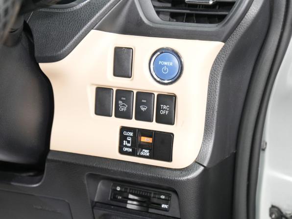 Toyota Noah III (R80) с пробегом 2014 года, цена 1 490 000 рублей, 246179 км, минивэн, Автокод Объявления