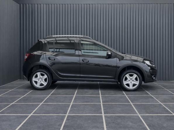 Renault Sandero II с пробегом 2015 года, цена 877 000 рублей, 118000 км, хэтчбек, Автокод Объявления