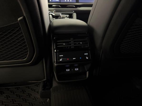 Geely Monjaro I с пробегом 2024 года, цена 3 600 000 рублей, 5112 км, внедорожник, Автокод Объявления