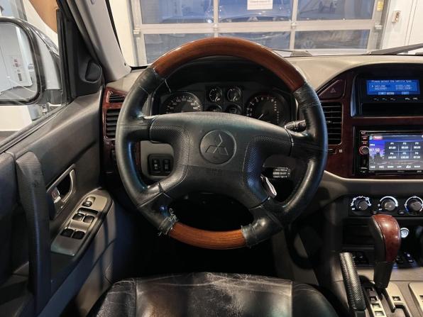 Mitsubishi Pajero III Рестайлинг с пробегом 2004 года, цена 679 000 рублей, 339857 км, внедорожник, Автокод Объявления