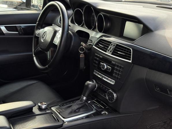 Mercedes-Benz C-Класс III (W204) Рестайлинг с пробегом 2012 года, цена 1 134 000 рублей, 232963 км, седан, Автокод Объявления