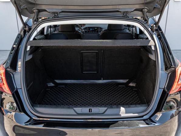 Peugeot 308 II Рестайлинг с пробегом 2019 года, цена 1 515 000 рублей, 135509 км, хэтчбек, Автокод Объявления