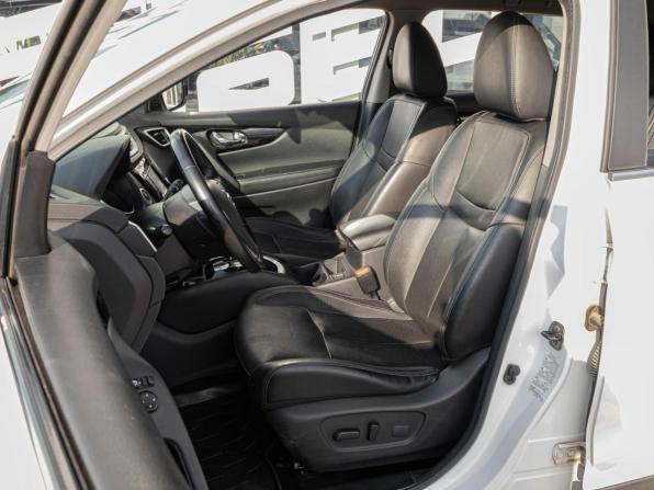 Nissan Qashqai II с пробегом 2018 года, цена 1 790 000 рублей, 73738 км, внедорожник, Автокод Объявления