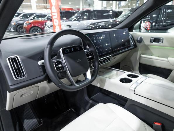 Li Auto (Lixiang) L8 I с пробегом 2022 года, цена 6 250 000 рублей, 4530 км, внедорожник, Автокод Объявления