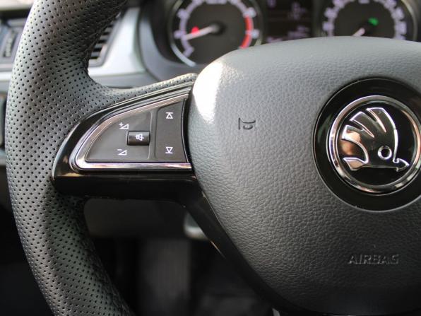 Skoda Rapid I Рестайлинг с пробегом 2018 года, цена 1 329 000 рублей, 94943 км, лифтбек, Автокод Объявления