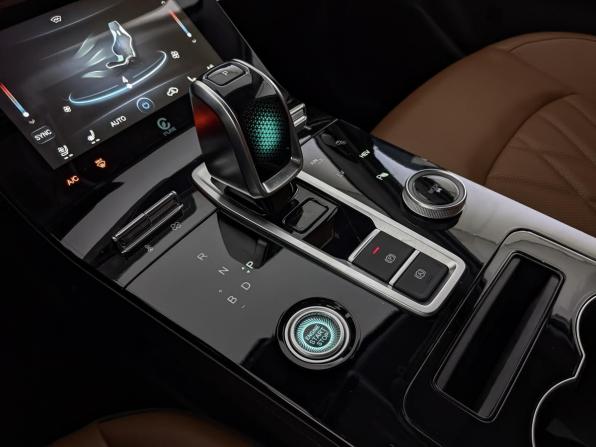 Chery Tiggo 8 Pro e+ с пробегом 2023 года, цена 2 470 000 рублей, 34239 км, внедорожник, Автокод Объявления
