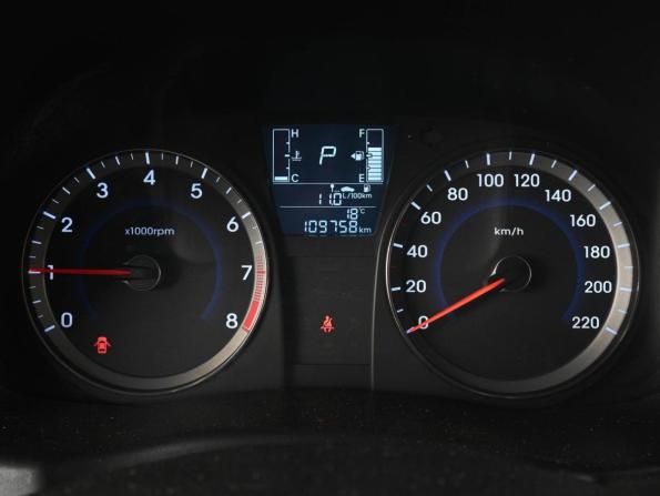 Hyundai Solaris I Рестайлинг с пробегом 2015 года, цена 1 060 000 рублей, 109758 км, седан, Автокод Объявления