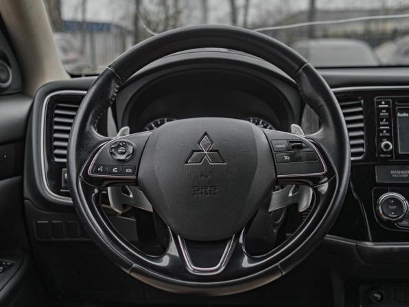 Mitsubishi Outlander III Рестайлинг 2 с пробегом 2017 года, цена 1 487 000 рублей, 182532 км, внедорожник, Автокод Объявления
