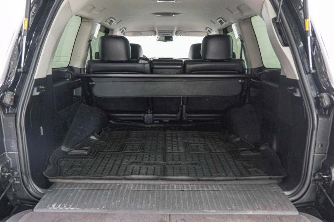 Toyota Land Cruiser 200 Series Рестайлинг 1 с пробегом 2013 года, цена 4 399 000 рублей, 365000 км, внедорожник, Автокод Объявления