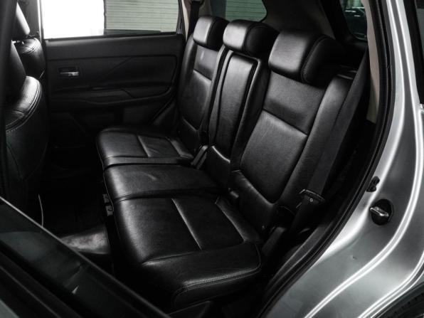 Mitsubishi Outlander III Рестайлинг 2 с пробегом 2015 года, цена 1 599 000 рублей, 254241 км, внедорожник, Автокод Объявления