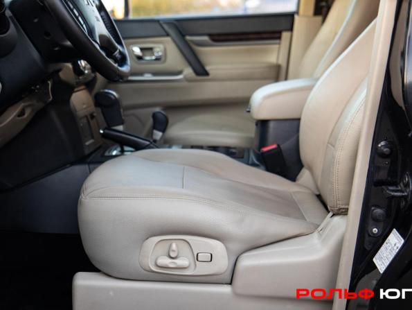Mitsubishi Pajero IV Рестайлинг 2 с пробегом 2017 года, цена 2 513 000 рублей, 129254 км, внедорожник, Автокод Объявления