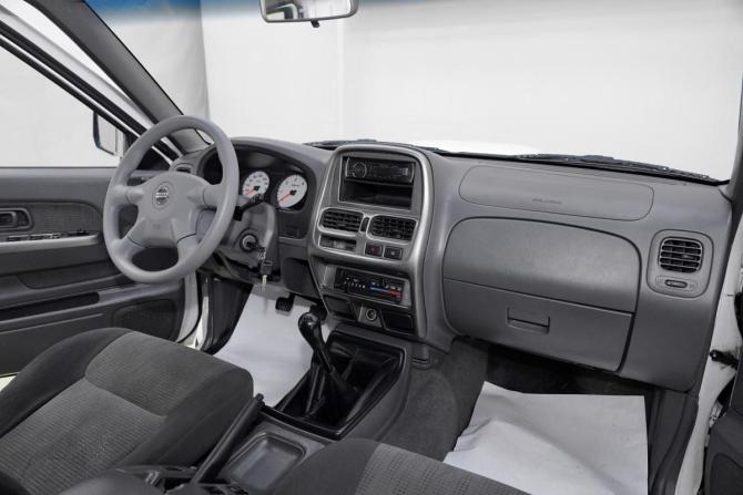 Nissan NP300 с пробегом 2014 года, цена 1 149 000 рублей, 158000 км, offers.body_type.unknown, Автокод Объявления