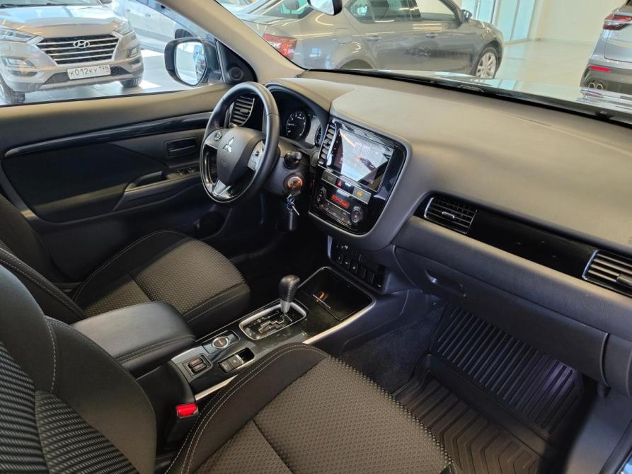 Mitsubishi Outlander III Рестайлинг 3 Санкт-Петербург  - изображение 7