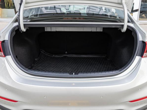 Hyundai Solaris II с пробегом 2018 года, цена 1 445 000 рублей, 75738 км, седан, Автокод Объявления