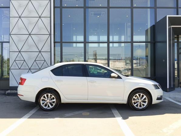 Skoda Octavia III (A7) Рестайлинг с пробегом 2017 года, цена 1 339 000 рублей, 288205 км, лифтбек, Автокод Объявления