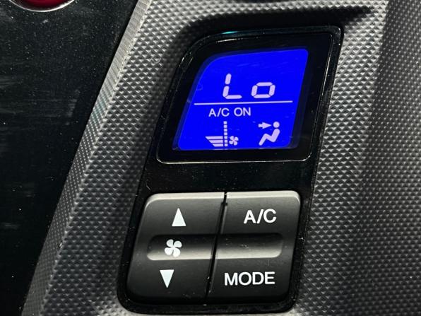 Honda Insight II с пробегом 2009 года, цена 689 000 рублей, 288460 км, хэтчбек, Автокод Объявления