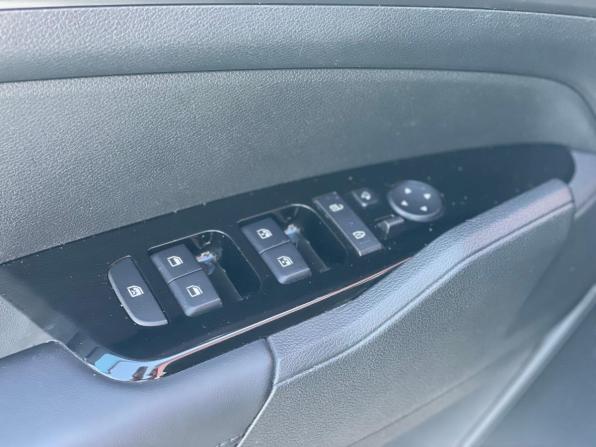 Kia Sportage V с пробегом 2022 года, цена 2 950 000 рублей, 56878 км, внедорожник, Автокод Объявления