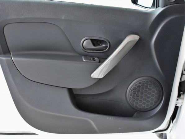 Renault Sandero II Рестайлинг с пробегом 2018 года, цена 1 019 000 рублей, 53377 км, хэтчбек, Автокод Объявления