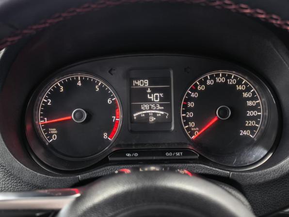 Volkswagen Polo V Рестайлинг с пробегом 2018 года, цена 850 000 рублей, 128000 км, седан, Автокод Объявления