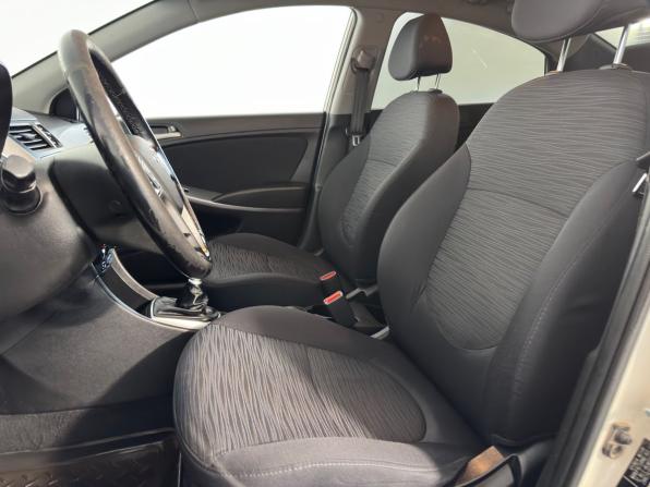 Hyundai Solaris I Рестайлинг с пробегом 2015 года, цена 959 900 рублей, 157515 км, седан, Автокод Объявления