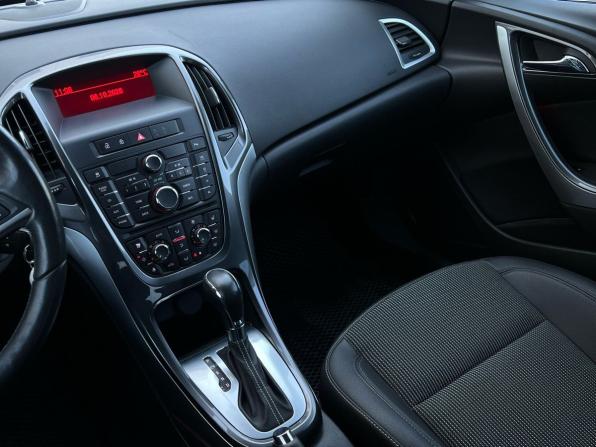 Opel Astra J Рестайлинг с пробегом 2012 года, цена 889 000 рублей, 126130 км, хэтчбек, Автокод Объявления