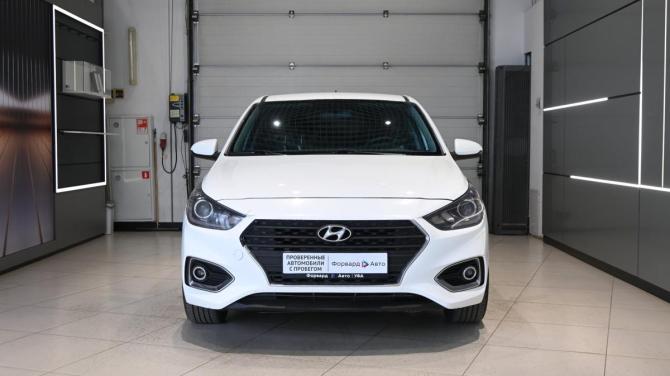 Hyundai Solaris II с пробегом 2017 года, цена 965 000 рублей, 133636 км, седан, Автокод Объявления