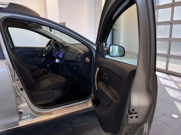 Renault Sandero II Рестайлинг с пробегом 2019 года, цена 1 310 000 рублей, 69844 км, хэтчбек, Автокод Объявления