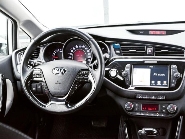 Kia Ceed II Рестайлинг с пробегом 2018 года, цена 1 585 000 рублей, 97000 км, хэтчбек, Автокод Объявления