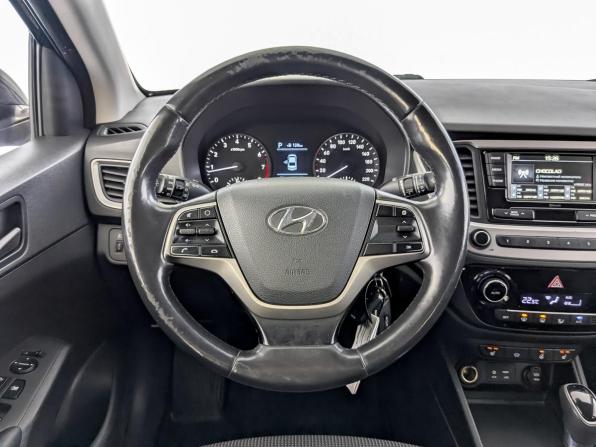 Hyundai Solaris II с пробегом 2017 года, цена 1 200 000 рублей, 163268 км, седан, Автокод Объявления