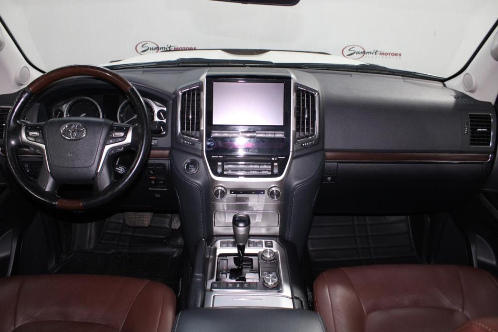 Toyota Land Cruiser 200 Series Рестайлинг 2 Владивосток  - изображение 18