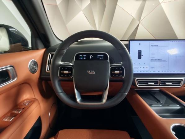 Li Auto (Lixiang) L7 I Рестайлинг с пробегом 2025 года, цена 7 950 000 рублей, 6519 км, внедорожник, Автокод Объявления