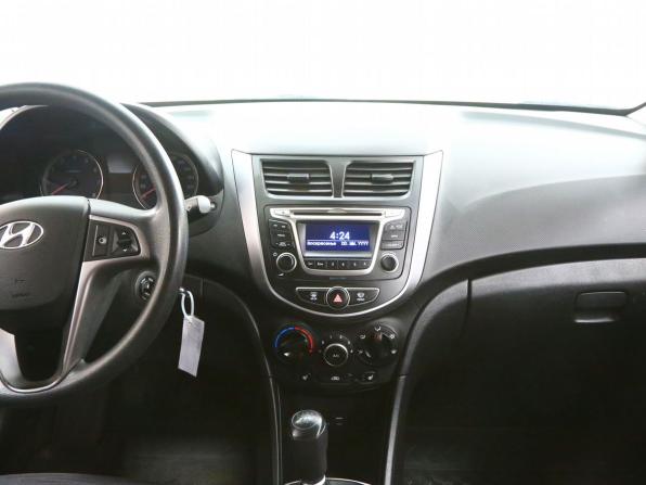 Hyundai Solaris I Рестайлинг с пробегом 2015 года, цена 825 000 рублей, 163000 км, седан, Автокод Объявления
