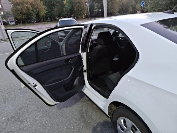 Skoda Rapid I с пробегом 2017 года, цена 815 000 рублей, 240000 км, лифтбек, Автокод Объявления