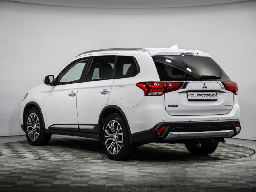 Mitsubishi Outlander III Рестайлинг 3 Санкт-Петербург  - изображение 8