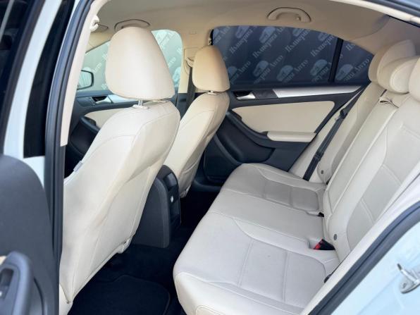 Volkswagen Jetta VI Рестайлинг с пробегом 2017 года, цена 1 345 000 рублей, 109000 км, седан, Автокод Объявления