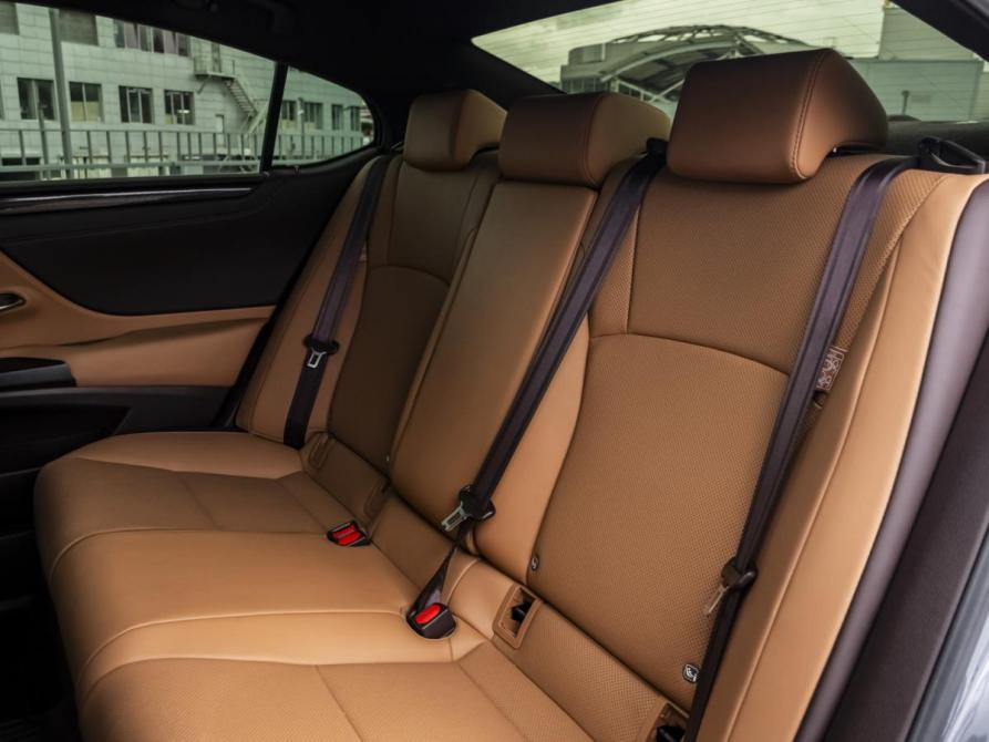 Lexus ES VII Москва  - изображение 19