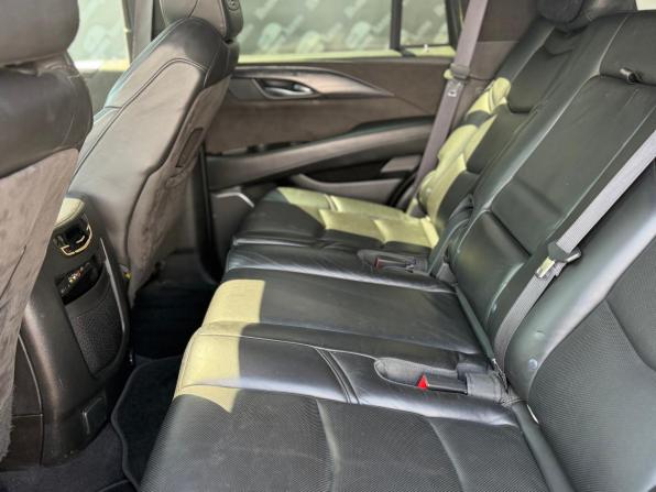 Cadillac Escalade IV с пробегом 2015 года, цена 3 500 000 рублей, 162800 км, внедорожник, Автокод Объявления