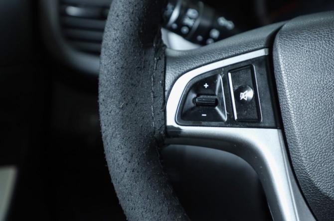 Hyundai Solaris I Рестайлинг с пробегом 2015 года, цена 899 000 рублей, 200000 км, седан, Автокод Объявления