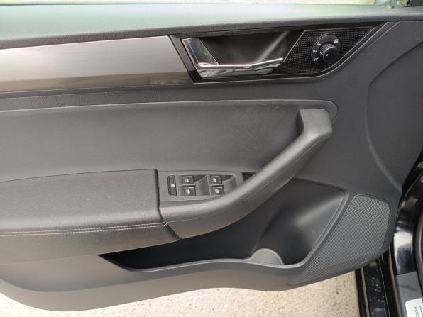 Skoda Rapid I Рестайлинг с пробегом 2018 года, цена 1 369 000 рублей, 93346 км, лифтбек, Автокод Объявления