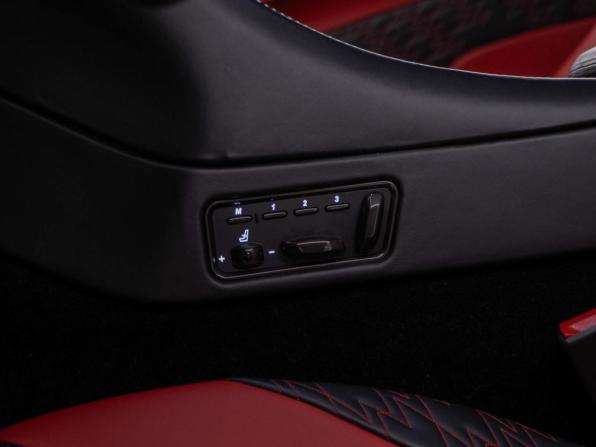 Aston Martin Vanquish Zagato II с пробегом 2019 года, цена 80 900 000 рублей, 4955 км, хэтчбек, Автокод Объявления