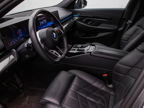 BMW 5 серии VIII (G60/G61/G68) с пробегом 2024 года, цена 7 347 000 рублей, 54240 км, седан, Автокод Объявления