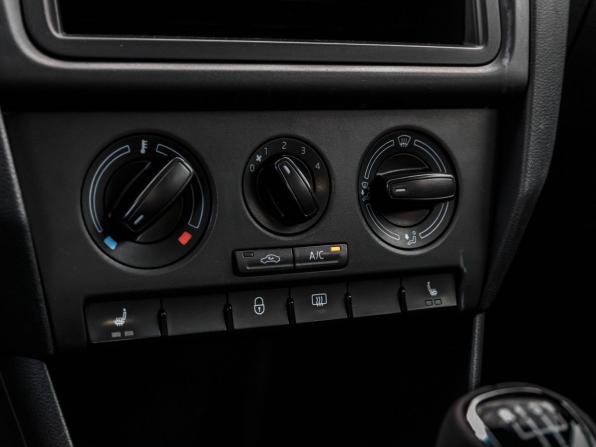 Skoda Rapid I с пробегом 2014 года, цена 868 000 рублей, 143660 км, лифтбек, Автокод Объявления