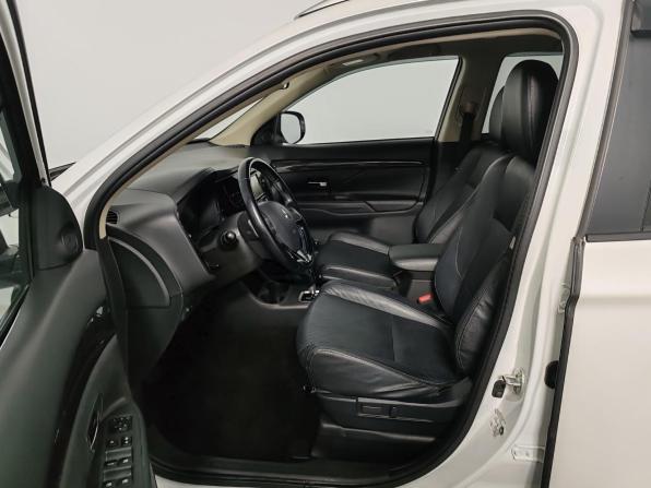 Mitsubishi Outlander III Рестайлинг 2 с пробегом 2015 года, цена 1 729 000 рублей, 174935 км, внедорожник, Автокод Объявления