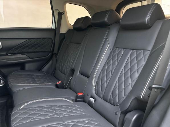 Mitsubishi Outlander III Рестайлинг 3 с пробегом 2022 года, цена 2 800 000 рублей, 41703 км, внедорожник, Автокод Объявления