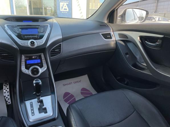 Hyundai Avante V с пробегом 2011 года, цена 1 050 000 рублей, 148000 км, седан, Автокод Объявления