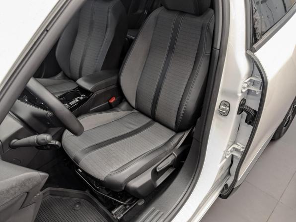 Peugeot 2008 II с пробегом 2022 года, цена 1 815 000 рублей, 102663 км, внедорожник, Автокод Объявления